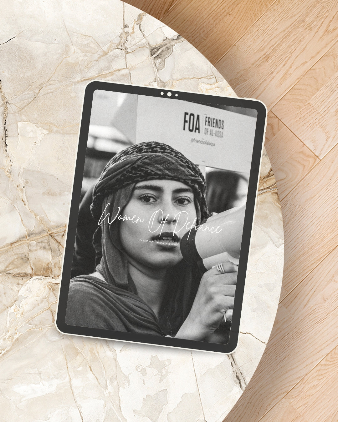 WOMEN OF DEFIANCE + EBOOK